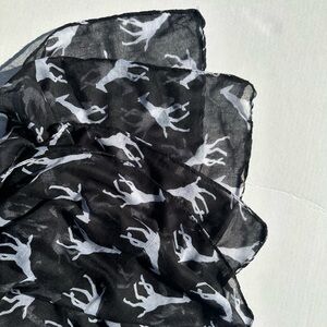 Black and White Giraffe Print Scarf